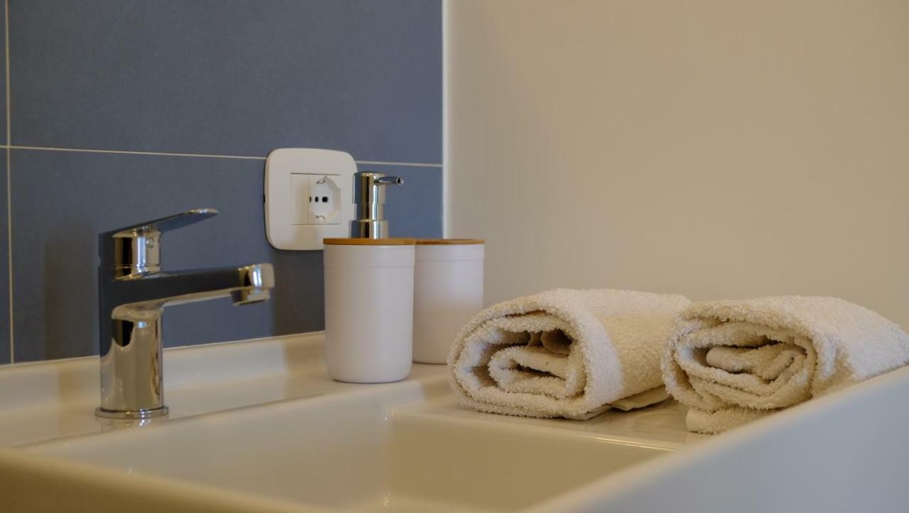 Quarantacinque Ospitalita Hotel กาญารี ภายนอก รูปภาพ